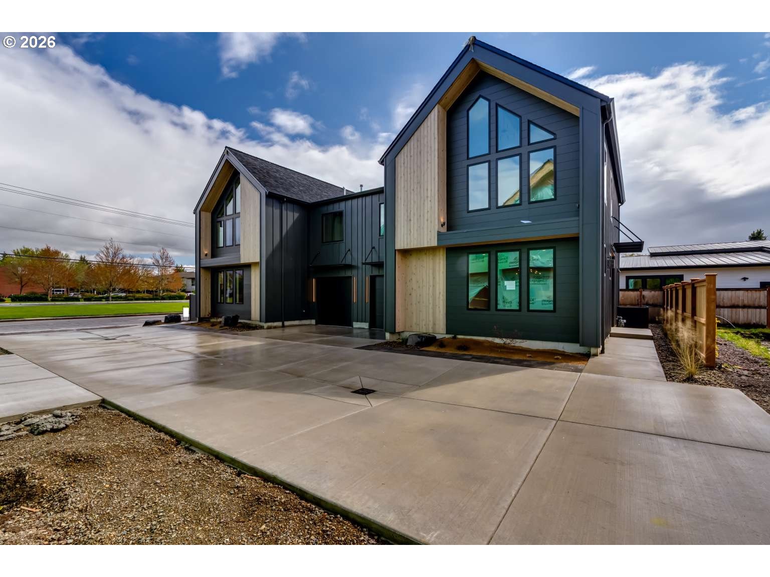 2624 Gilham Road Eugene, OR 97408 - Photo 2 of 33