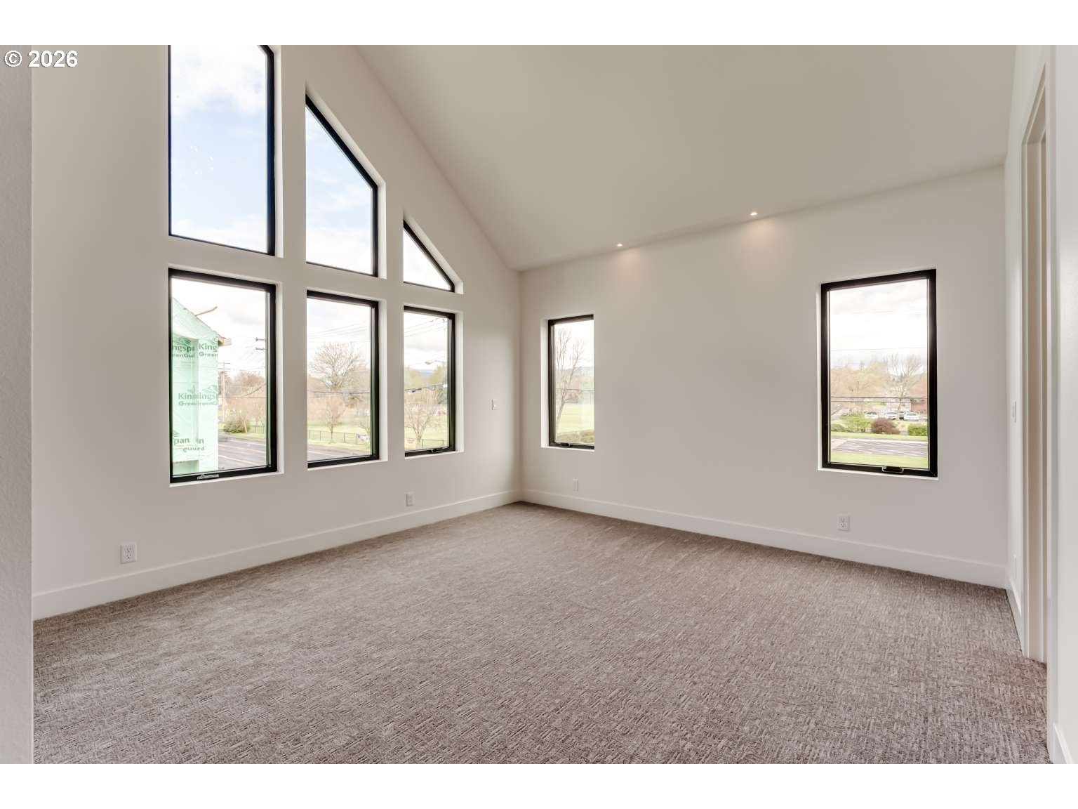 2624 Gilham Road Eugene, OR 97408 - Photo 24 of 33