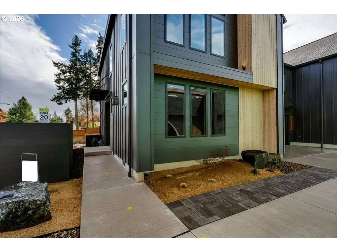 2624 Gilham Road Eugene, OR 97408 - Photo 3 of 33