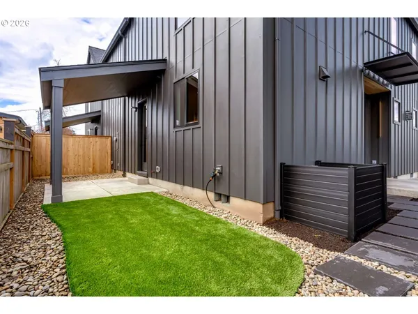 $1,180,000 | 2624 Gilham Road, Eugene, OR 97408