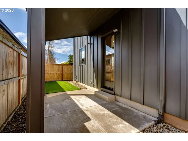 $1,180,000 | 2624 Gilham Road, Eugene, OR 97408