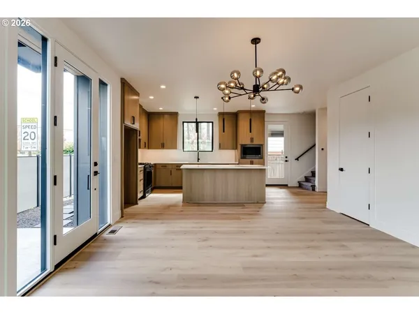 $1,180,000 | 2624 Gilham Road, Eugene, OR 97408