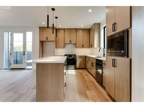 $1,180,000 | 2624 Gilham Road, Eugene, OR 97408