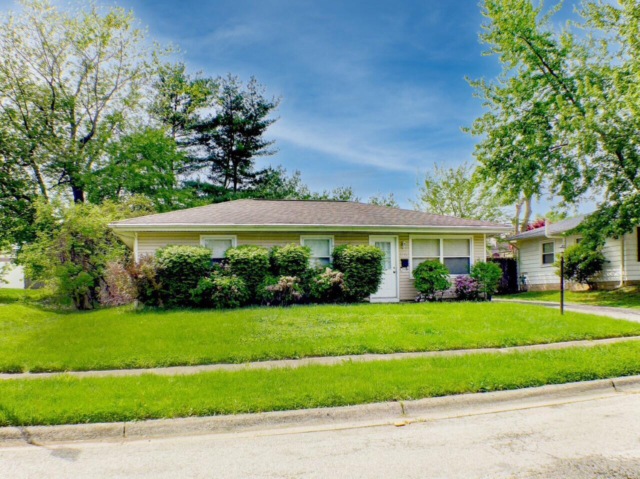 3301 Faycrest Road Columbus, OH 43232 - Photo 2 of 9 thumbnail_50048413-001_2_3