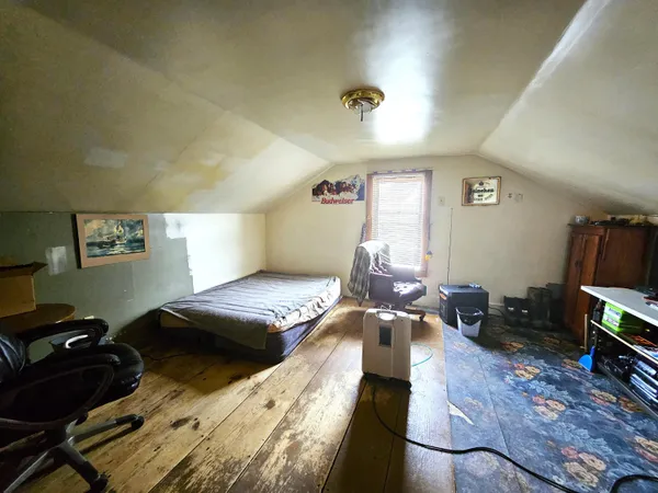 $100,000 | 218 South Cherry Street, Flushing, MI 48433