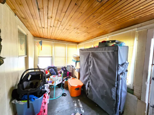 $100,000 | 218 South Cherry Street, Flushing, MI 48433