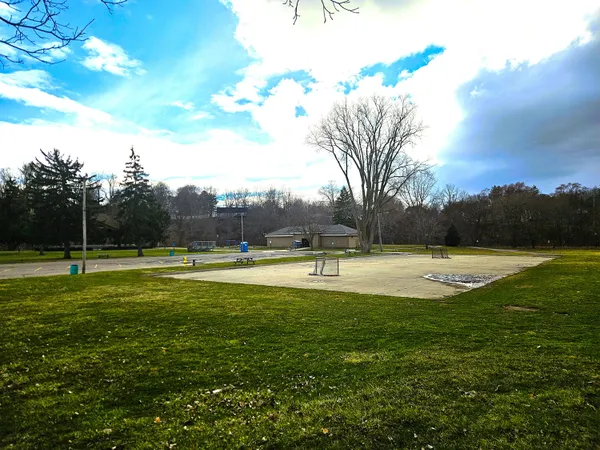 $100,000 | 218 South Cherry Street, Flushing, MI 48433