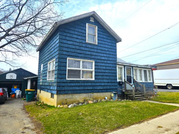 $100,000 | 218 South Cherry Street, Flushing, MI 48433