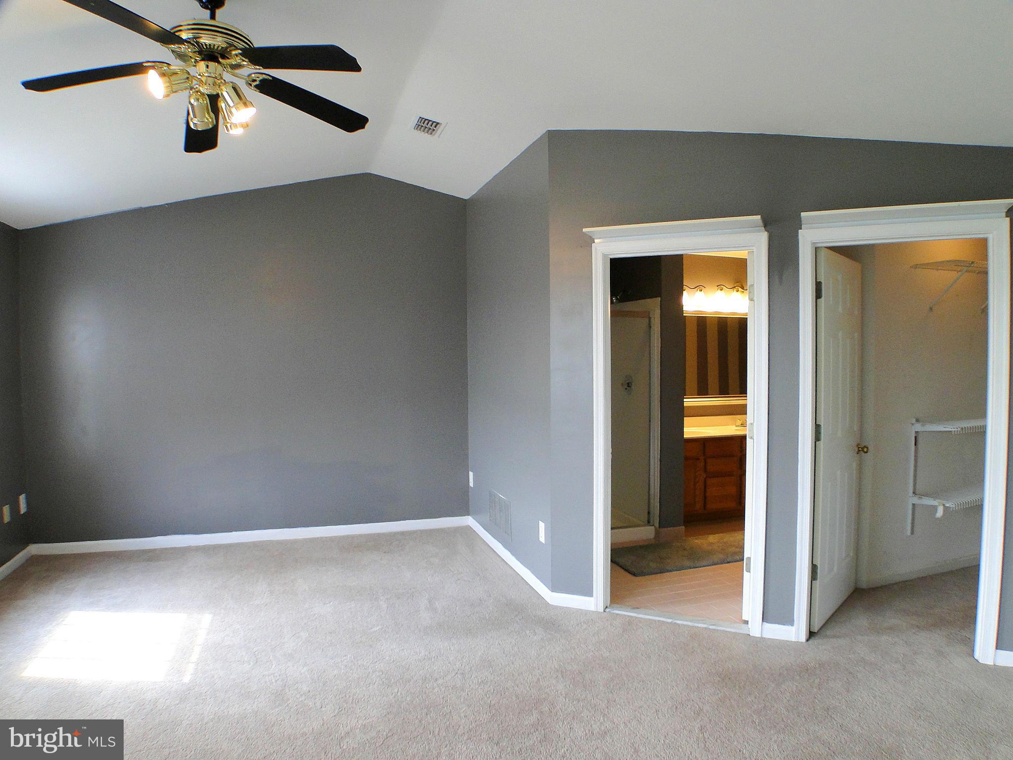 4200 Maple Path Circle, Unit 34 Baltimore, MD 21236 - Photo 19 of 30 19 x 17 Owner's Suite