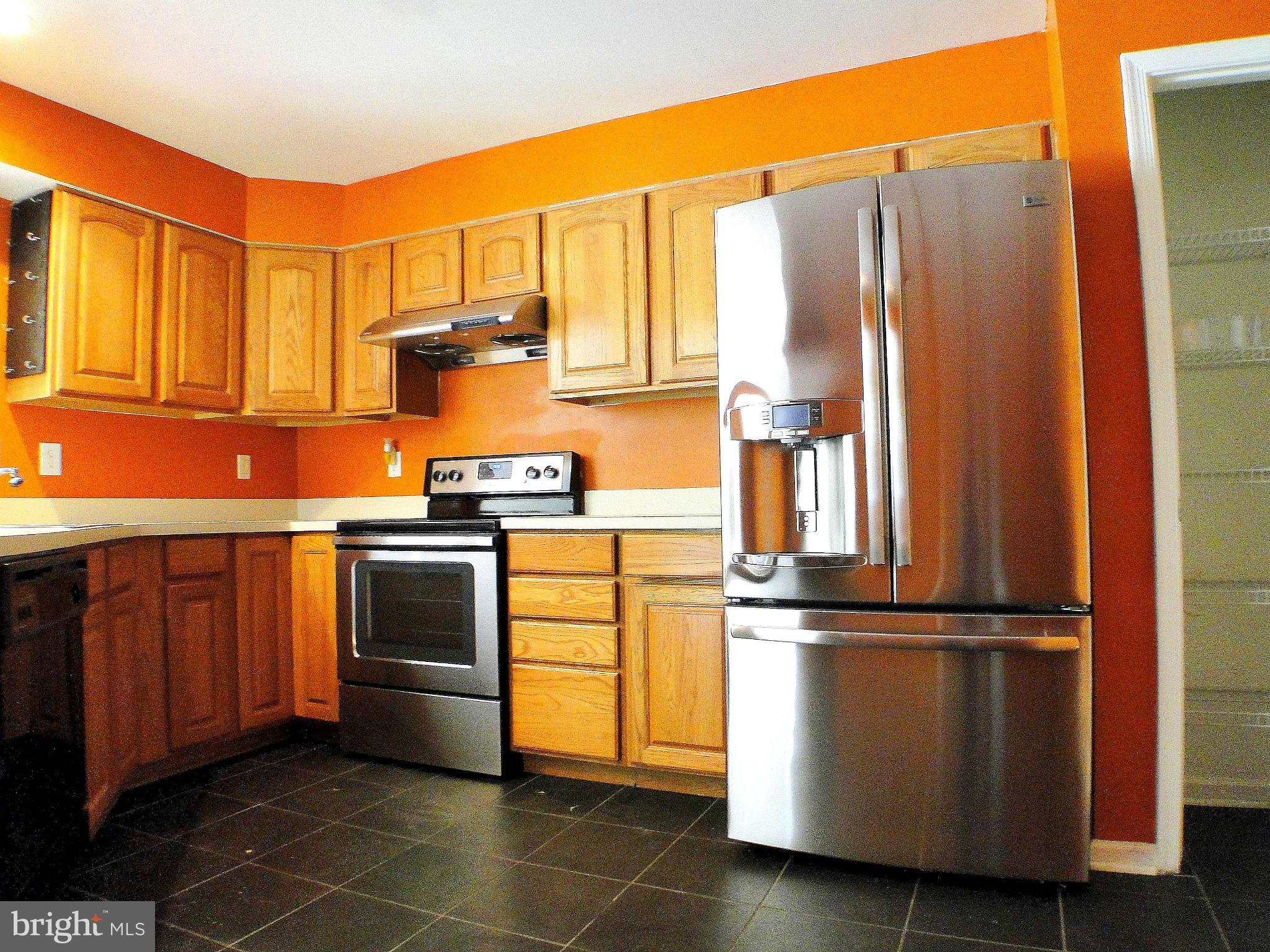 4200 Maple Path Circle, Unit 34 Baltimore, MD 21236 - Photo 9 of 30 Stainless Steel Appliances