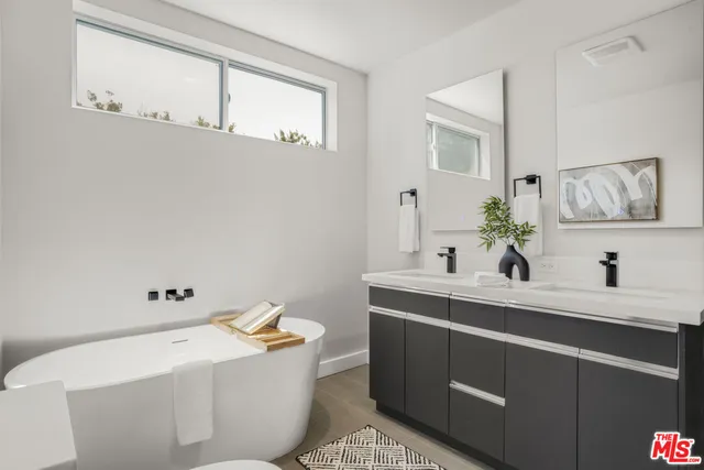 $7,900 | 1840 17th Street, Unit 1, Santa Monica, CA 90404