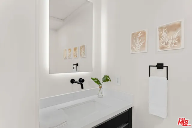 $7,900 | 1840 17th Street, Unit 1, Santa Monica, CA 90404