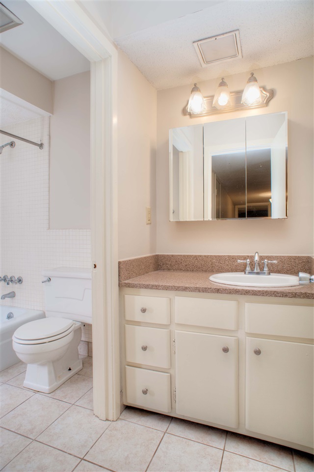 983 June Road, Unit 1 Memphis, TN 38119 - Photo 11 of 14 Gallery Image 11