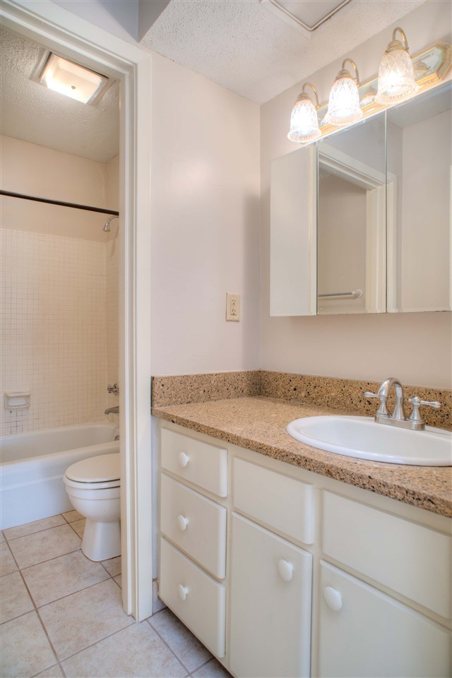 983 June Road, Unit 1 Memphis, TN 38119 - Photo 9 of 14 Gallery Image 9