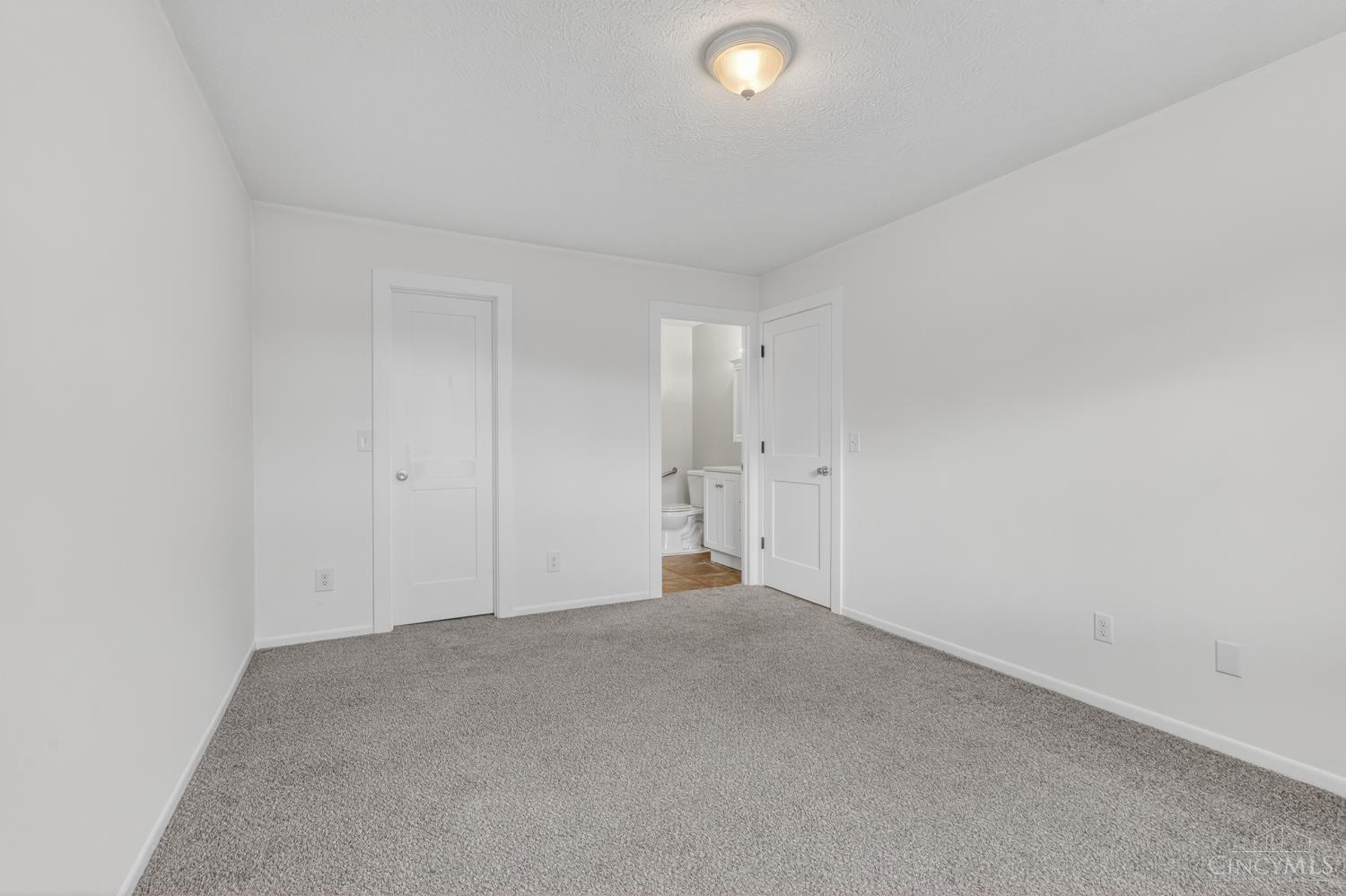 547 Davis Road, Unit 3 Cincinnati, OH 45255 - Photo 12 of 18