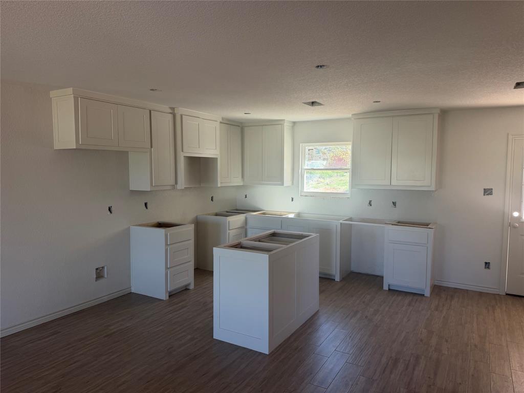 3008 Angus Court Springtown, TX 76082 - Photo 2 of 8