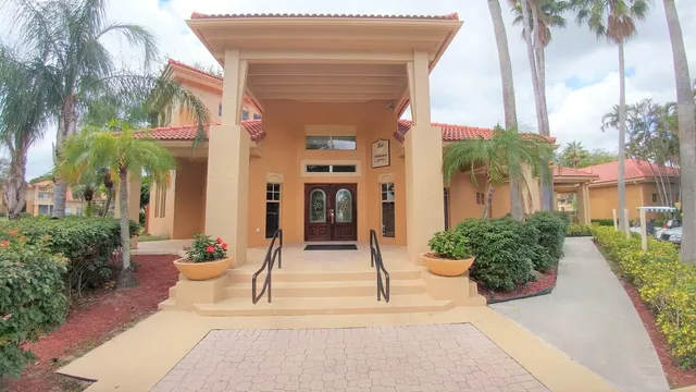 $2,100 | 4823 Via Palm Lakes, Unit 1306, West Palm Beach, FL 33417