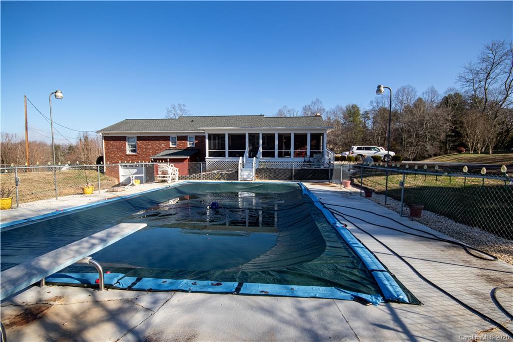 1534 Starcross Road Lenoir, NC 28645 - Photo 8 of 47 Gallery Image 8