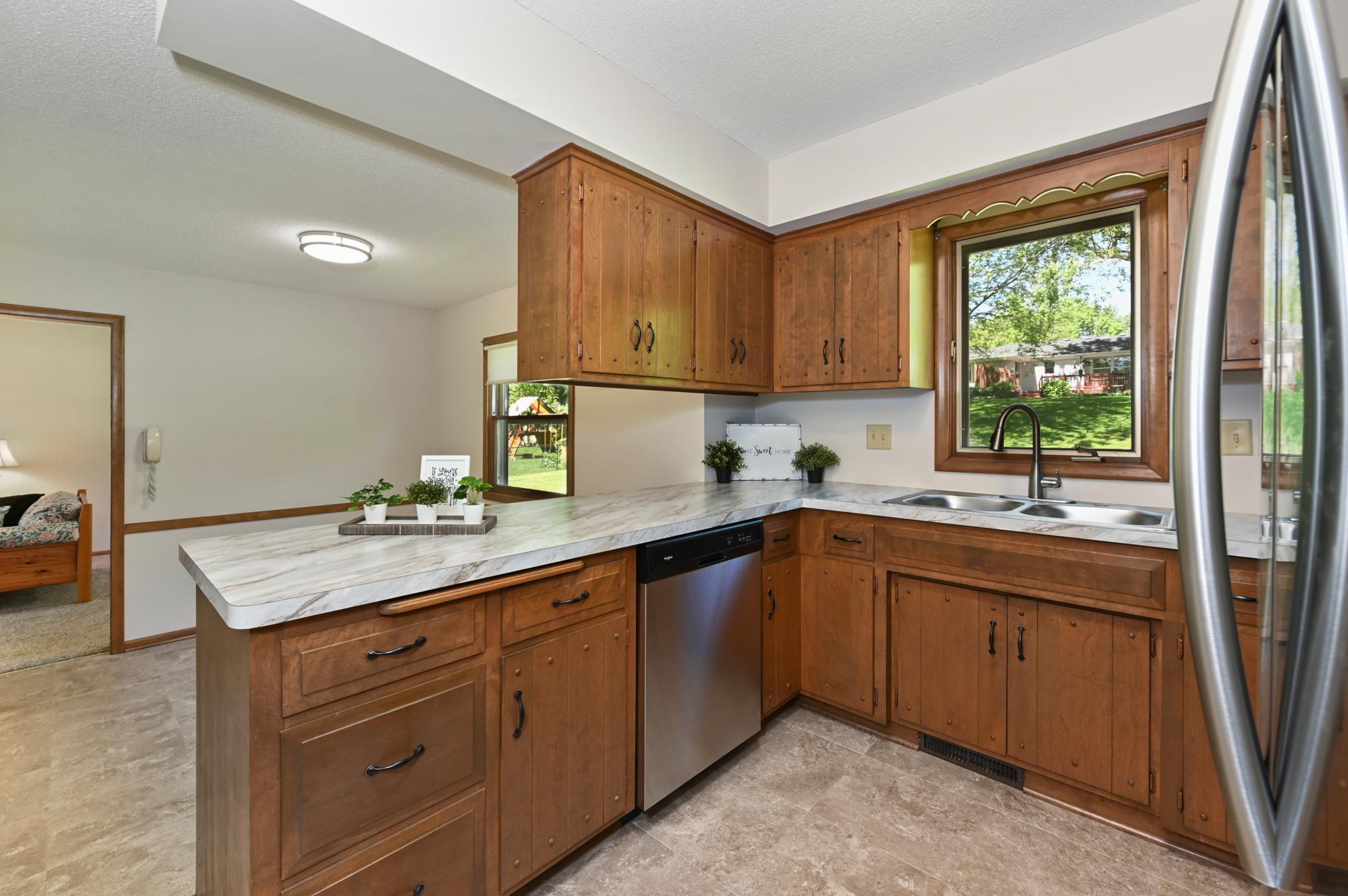 10032 Oxborough Road Bloomington, MN 55437 - Photo 11 of 39 Gallery Image 11