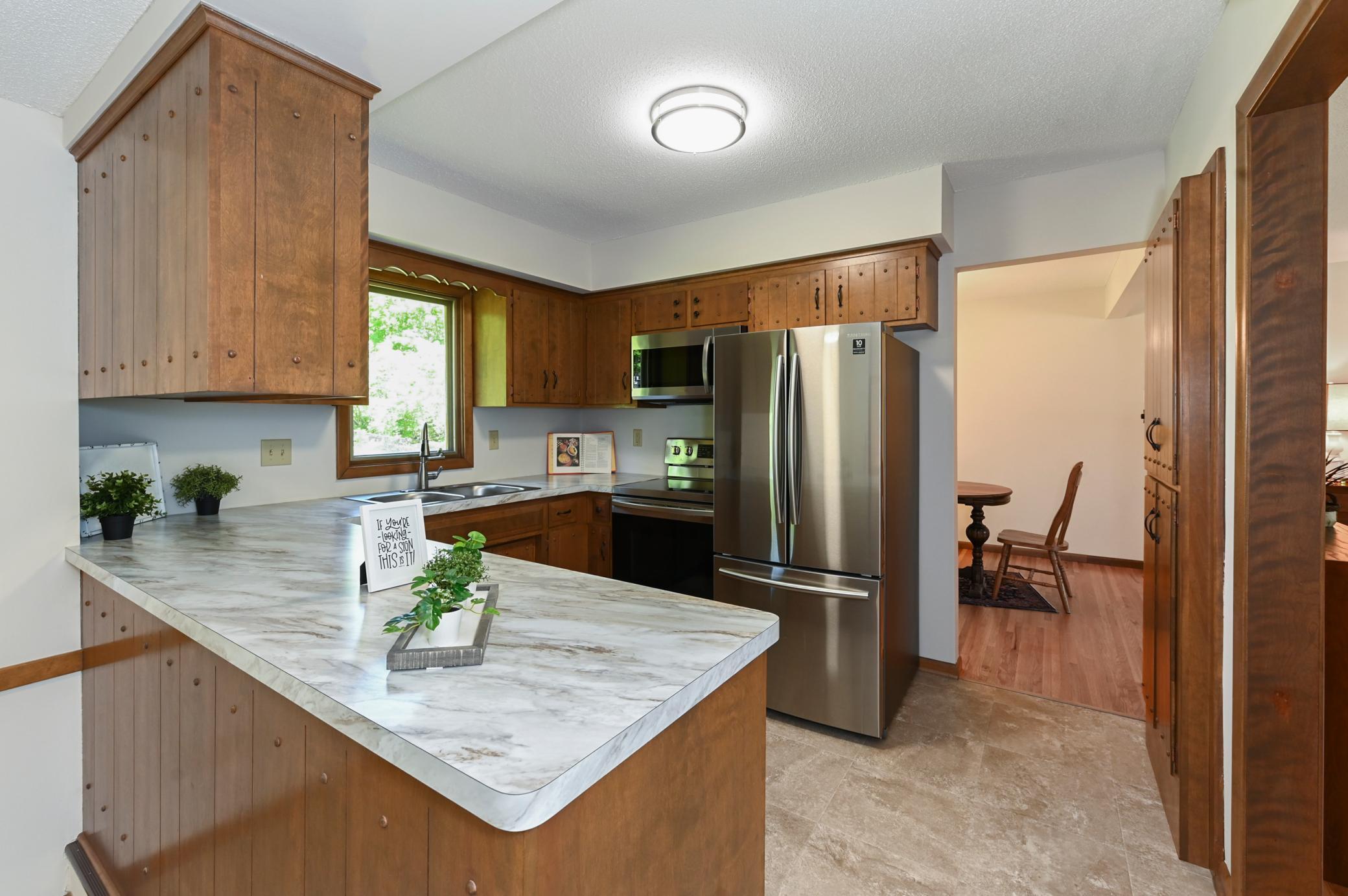 10032 Oxborough Road Bloomington, MN 55437 - Photo 12 of 39 Gallery Image 12