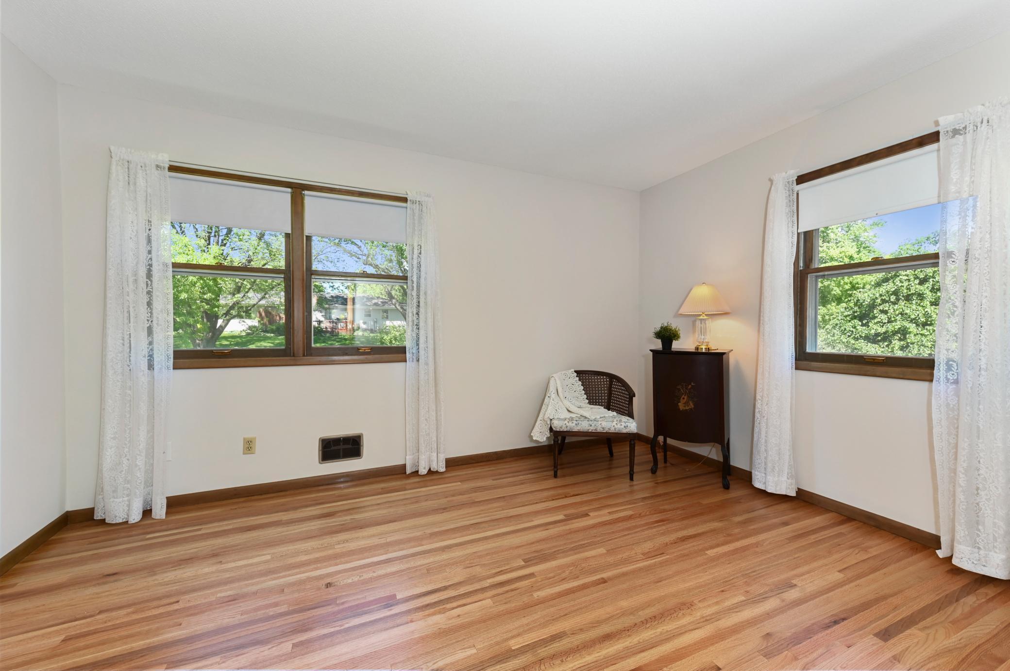 10032 Oxborough Road Bloomington, MN 55437 - Photo 18 of 39 Gallery Image 18