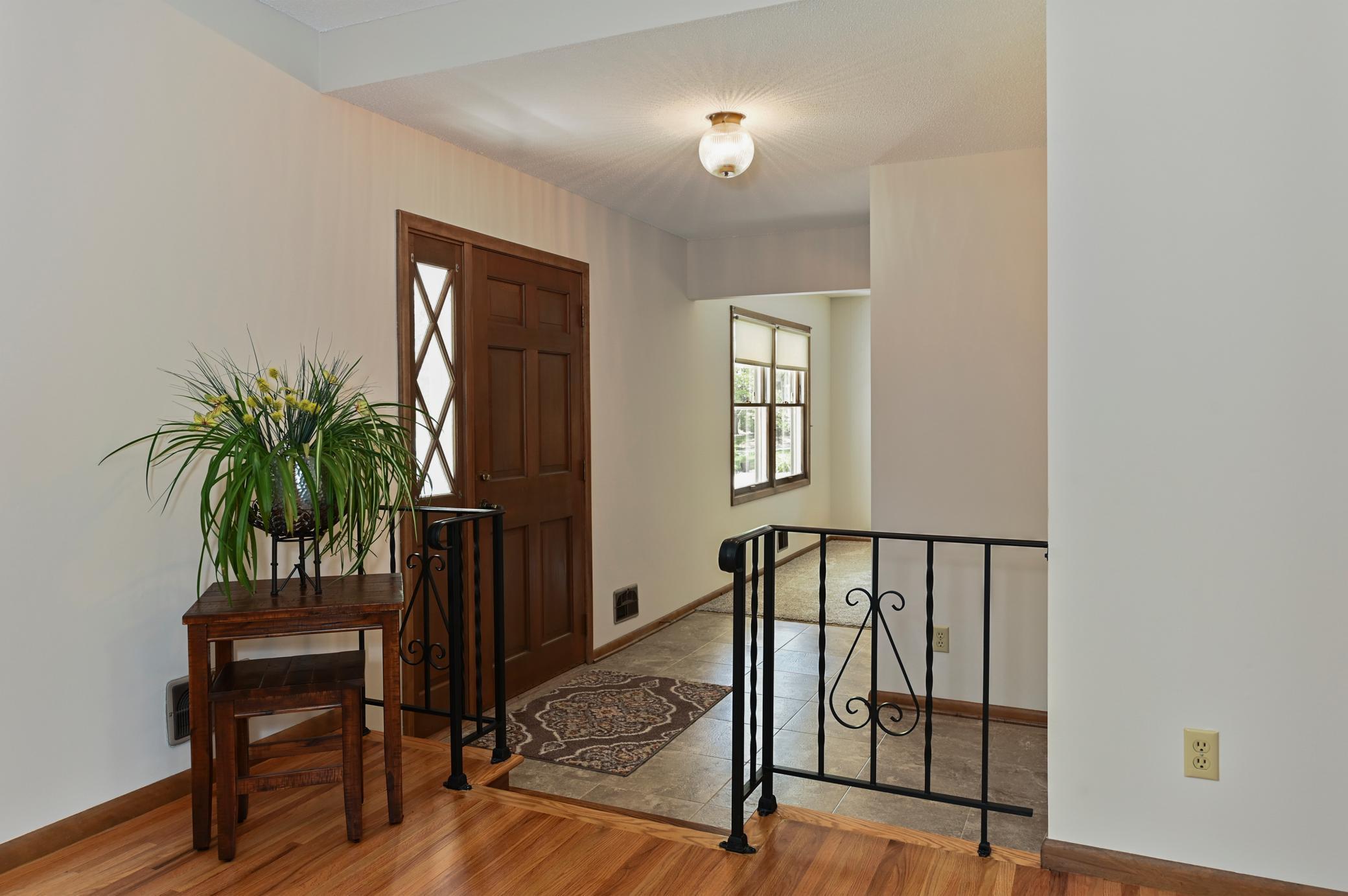 10032 Oxborough Road Bloomington, MN 55437 - Photo 3 of 39 Gallery Image 3