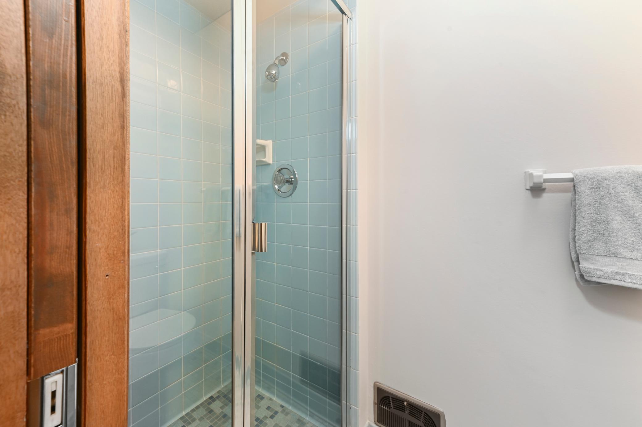 10032 Oxborough Road Bloomington, MN 55437 - Photo 21 of 39 Gallery Image 21