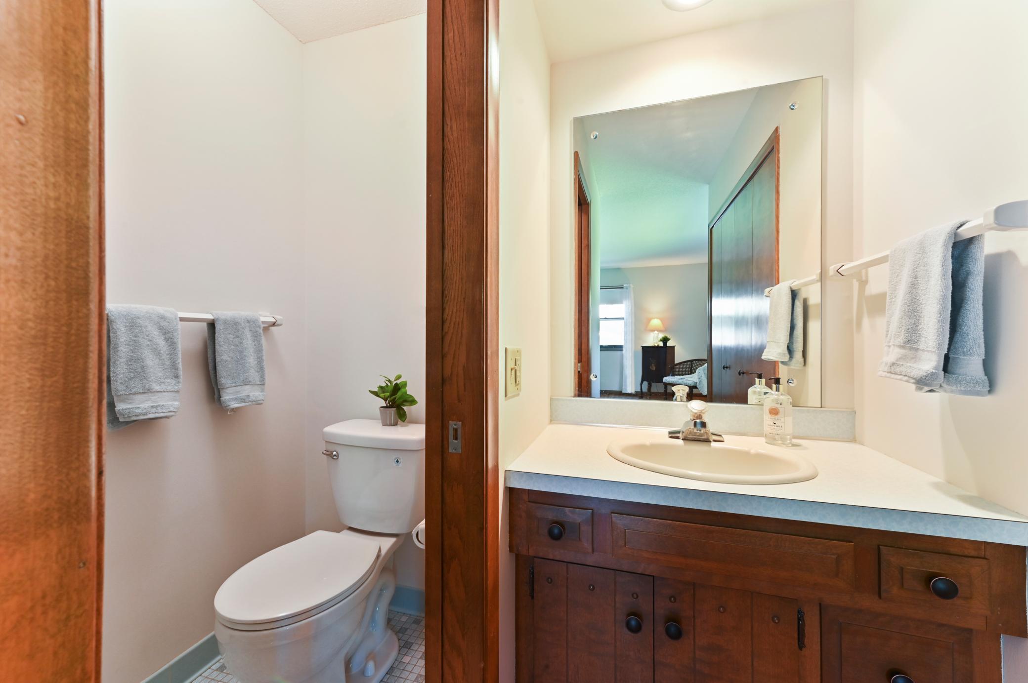 10032 Oxborough Road Bloomington, MN 55437 - Photo 22 of 39 Gallery Image 22