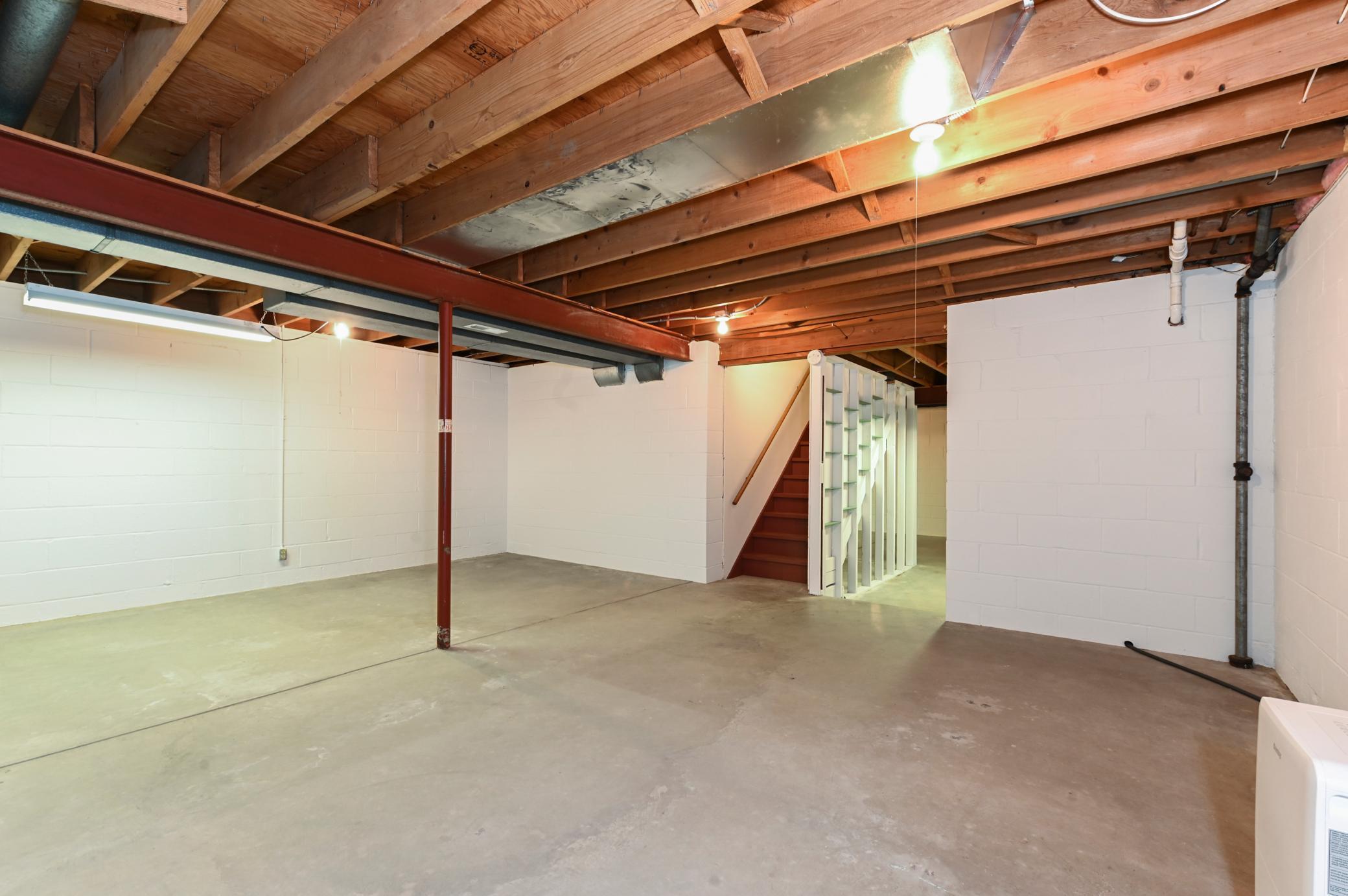 10032 Oxborough Road Bloomington, MN 55437 - Photo 30 of 39 Gallery Image 30