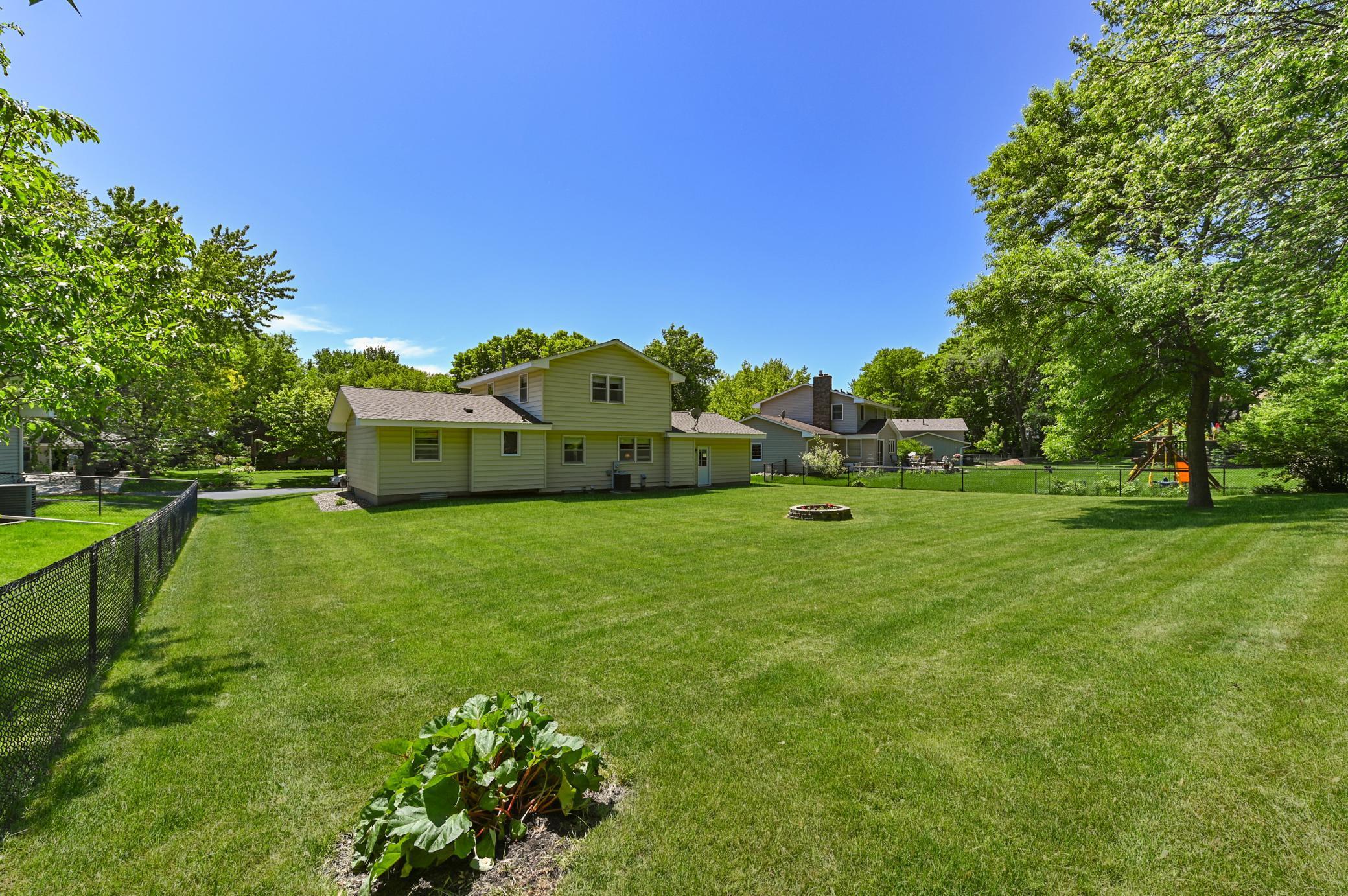 10032 Oxborough Road Bloomington, MN 55437 - Photo 36 of 39 Gallery Image 36