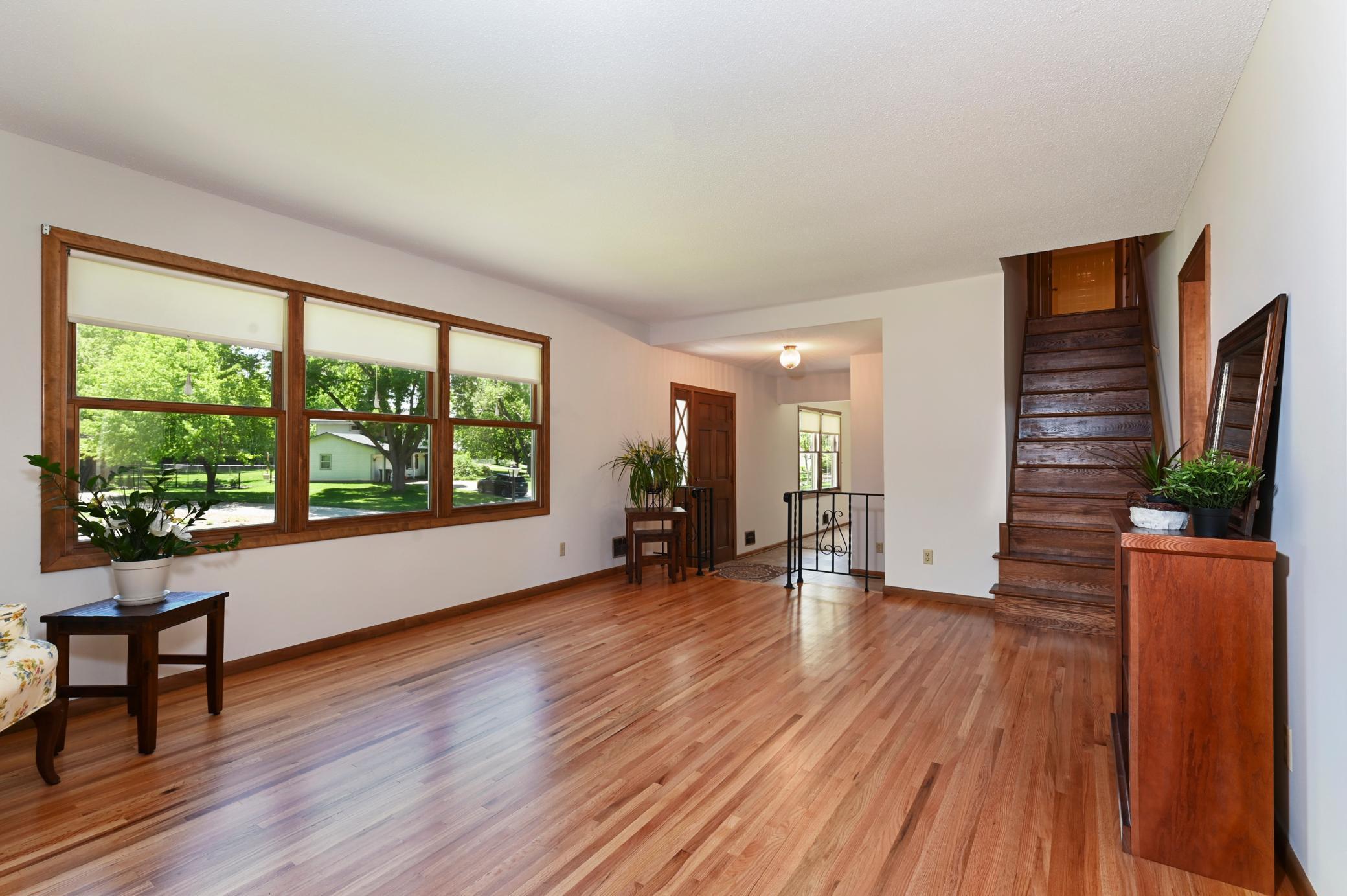 10032 Oxborough Road Bloomington, MN 55437 - Photo 5 of 39 Gallery Image 5