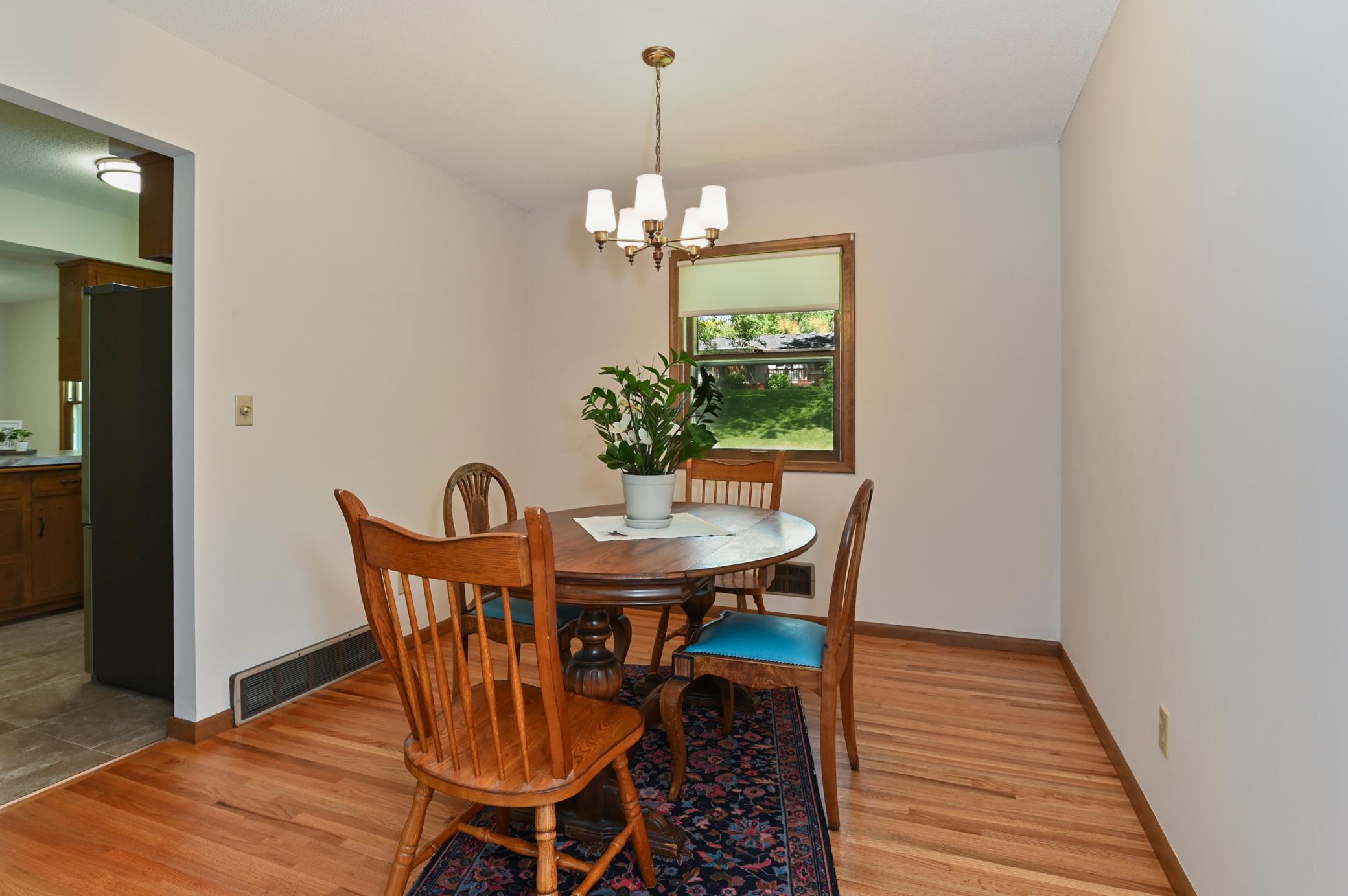 10032 Oxborough Road Bloomington, MN 55437 - Photo 9 of 39 Gallery Image 9
