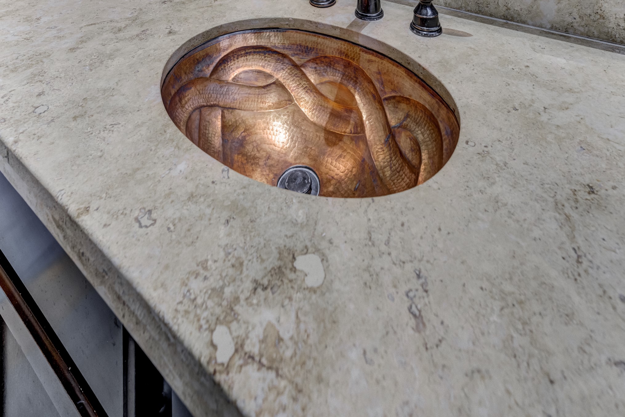 2308 Couch Street Houston, TX 77008 - Photo 31 of 50 a close view of tap