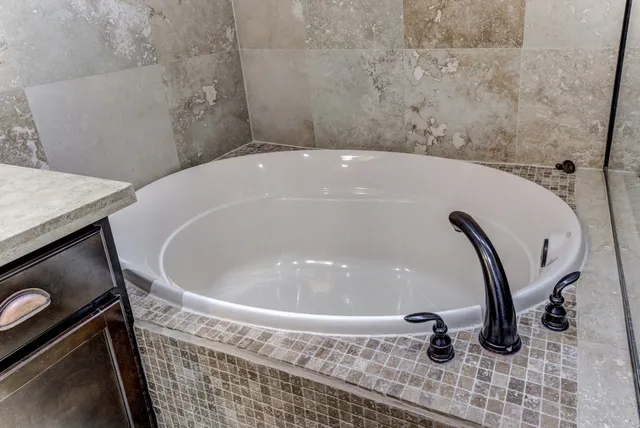 $460,000 | 2308 Couch Street, Houston, TX 77008