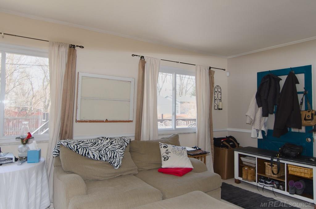 3254 Newton Road Commerce Township, MI 48382 - Photo 7 of 37 31237237-6.JPG
