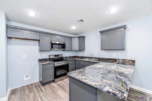 $118,000 | 1300 Lafourche Drive, Unit 203, Thibodaux, LA 70301