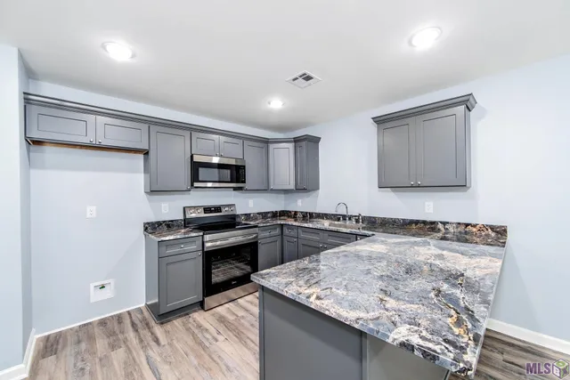 $118,000 | 1300 Lafourche Drive, Unit 203, Thibodaux, LA 70301