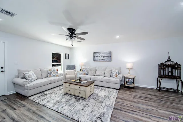 $118,000 | 1300 Lafourche Drive, Unit 203, Thibodaux, LA 70301