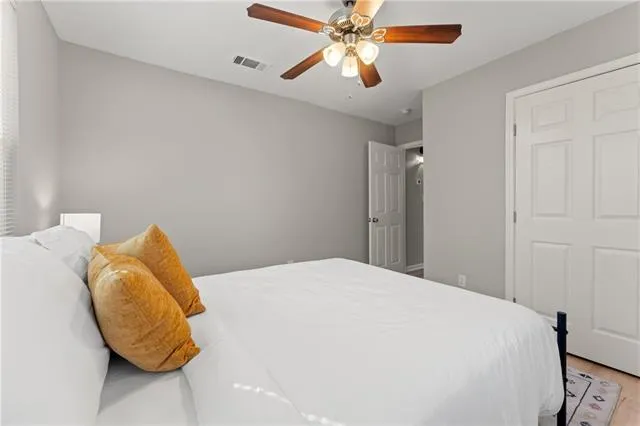 $1,900 | 2245 Bayou Road, St. Bernard, LA 70085