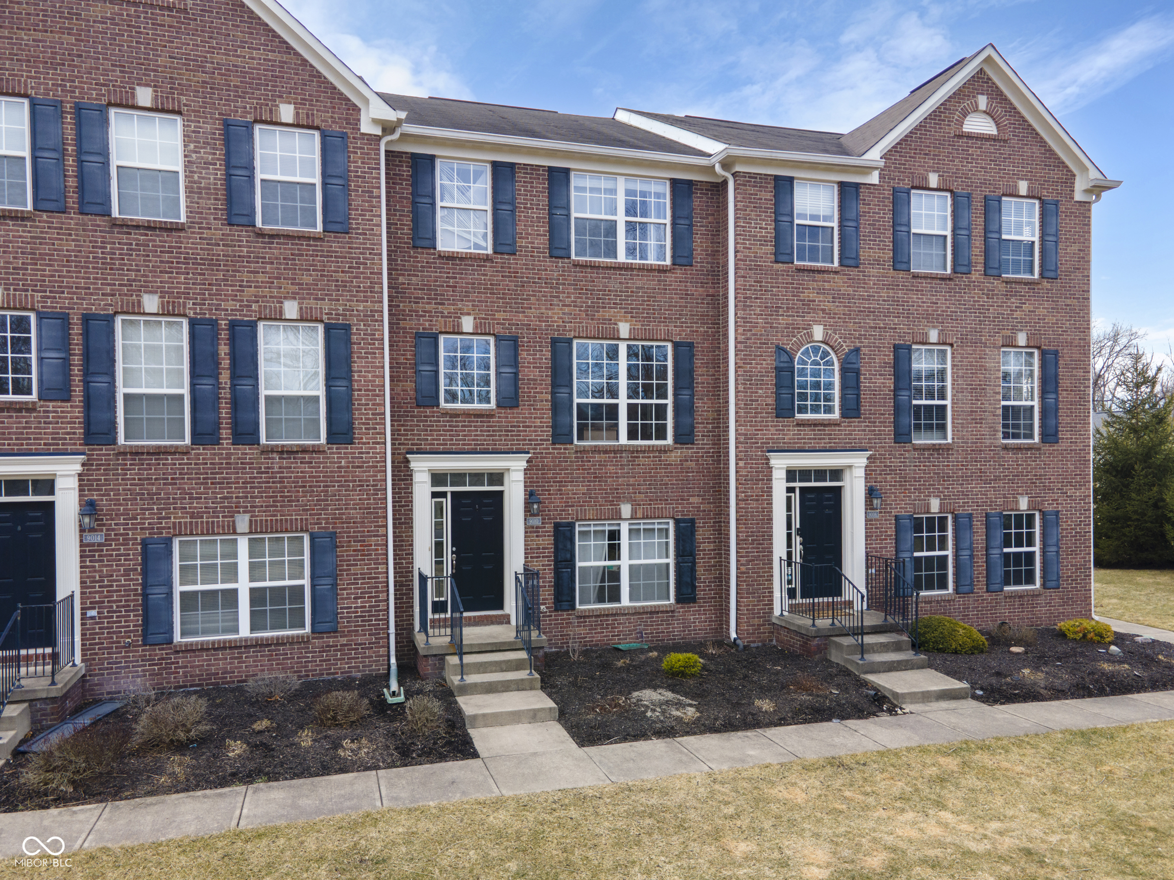 9010 Mercer Drive Fishers, IN 46038 - Photo 2 of 34