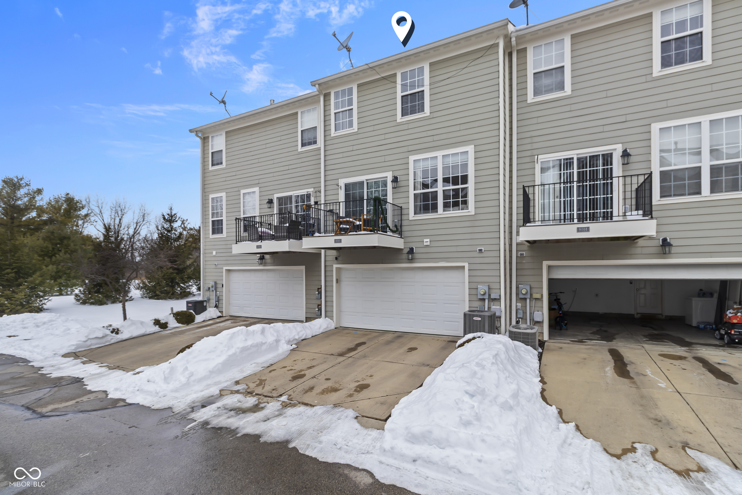 9010 Mercer Drive Fishers, IN 46038 - Photo 2 of 39