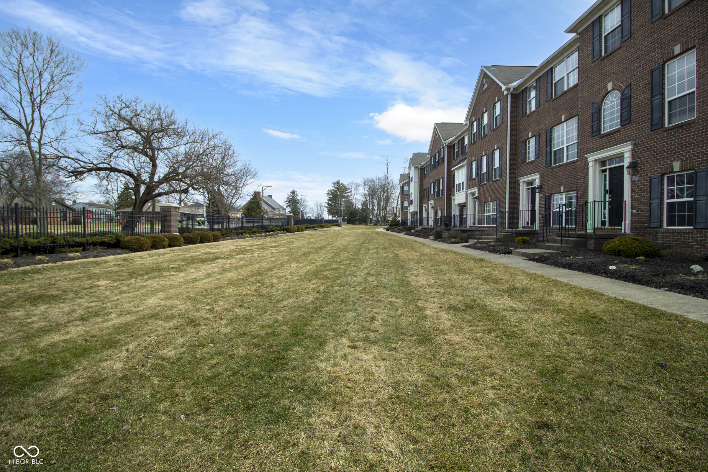 9010 Mercer Drive Fishers, IN 46038 - Photo 4 of 36