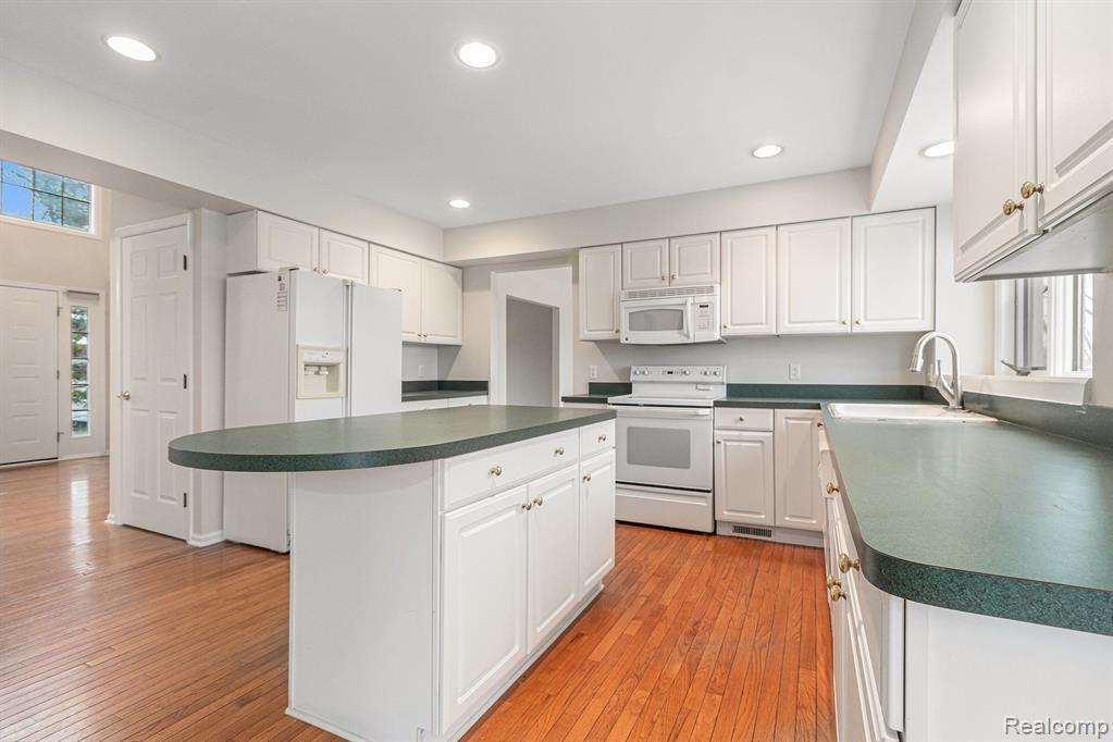 4536 Lohr Road Ann Arbor, MI 48108 - Photo 15 of 44 Gallery Image 15