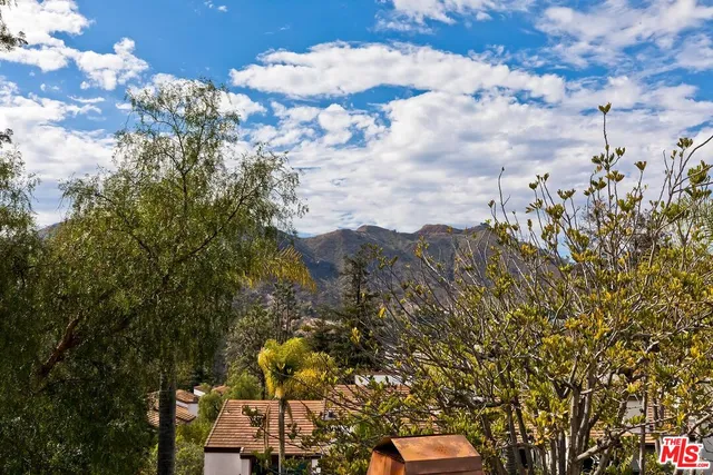 $950,000 | 17171 Palisades Circle, Pacific Palisades, CA 90272