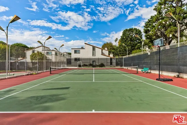 $950,000 | 17171 Palisades Circle, Pacific Palisades, CA 90272