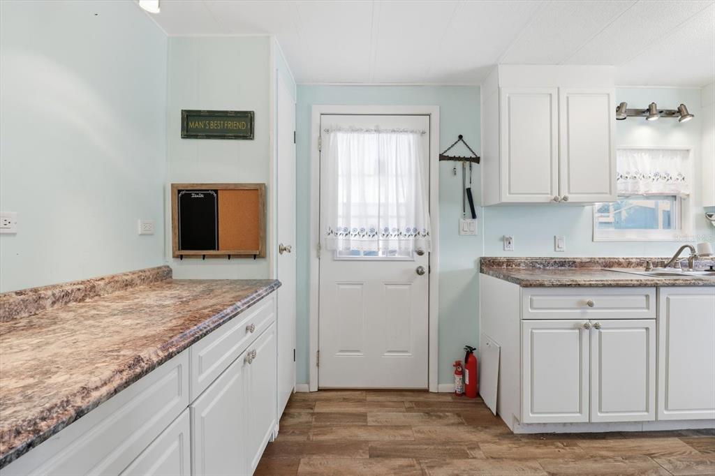 12021 Formosa Street Brooksville, FL 34613 - Photo 7 of 30