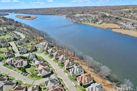 $725,000 | 55 Spice Bush Lane, Unit 55, Milford, CT 06461