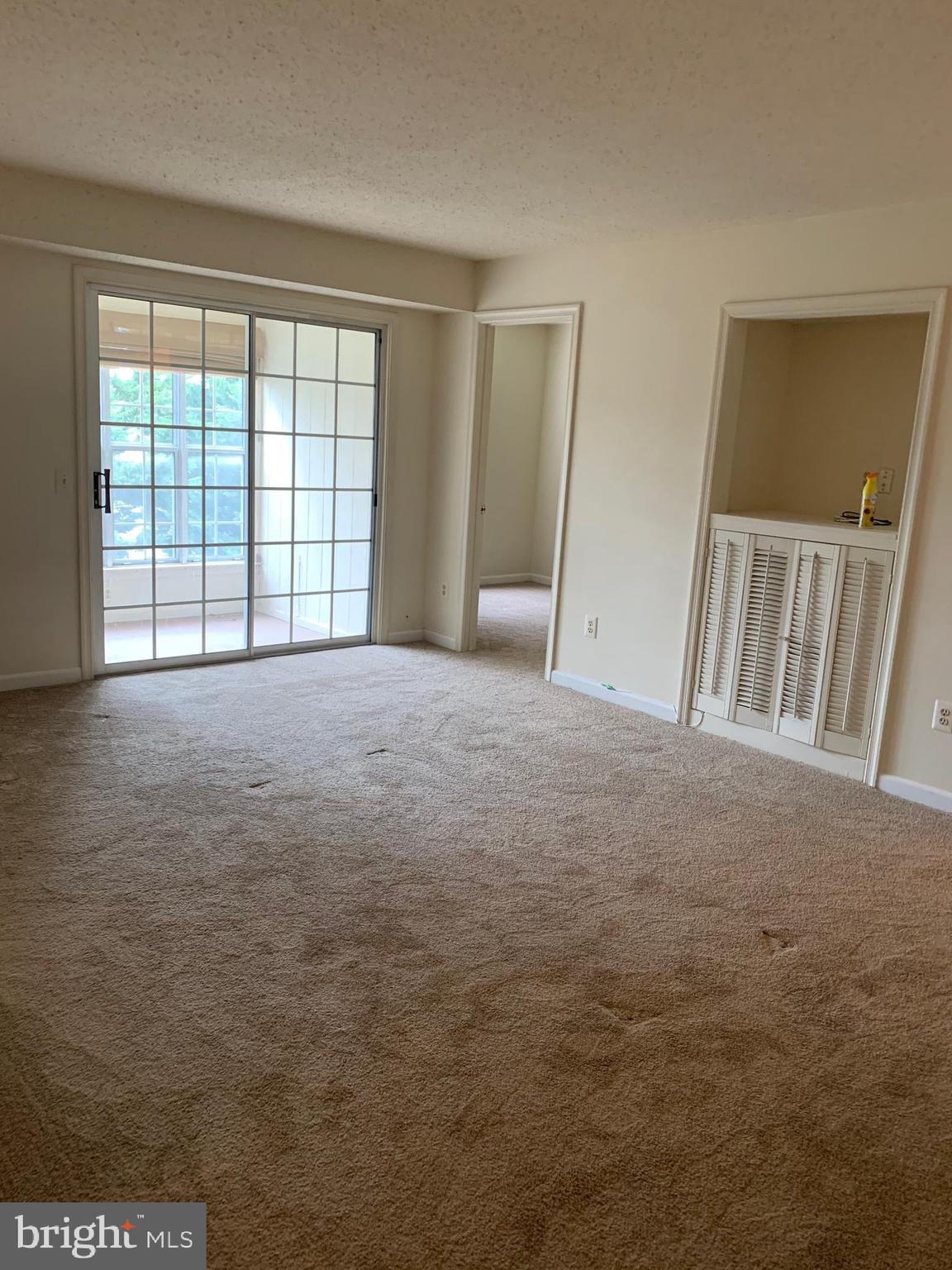 119 Fort Evans Road Southeast, Unit C Leesburg, VA 20175 - Photo 11 of 18 Living room