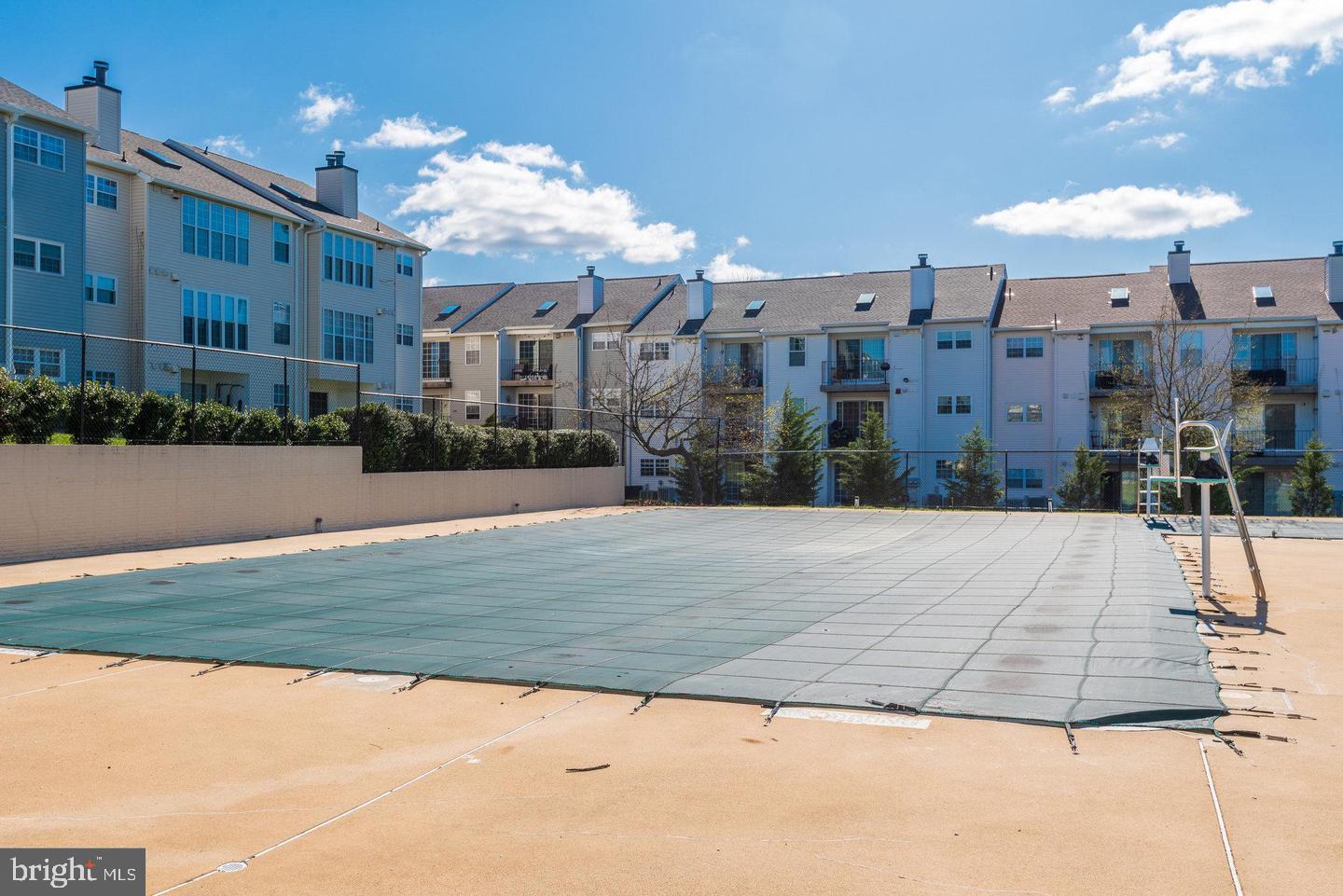 119 Fort Evans Road Southeast, Unit C Leesburg, VA 20175 - Photo 5 of 18 Community Pool