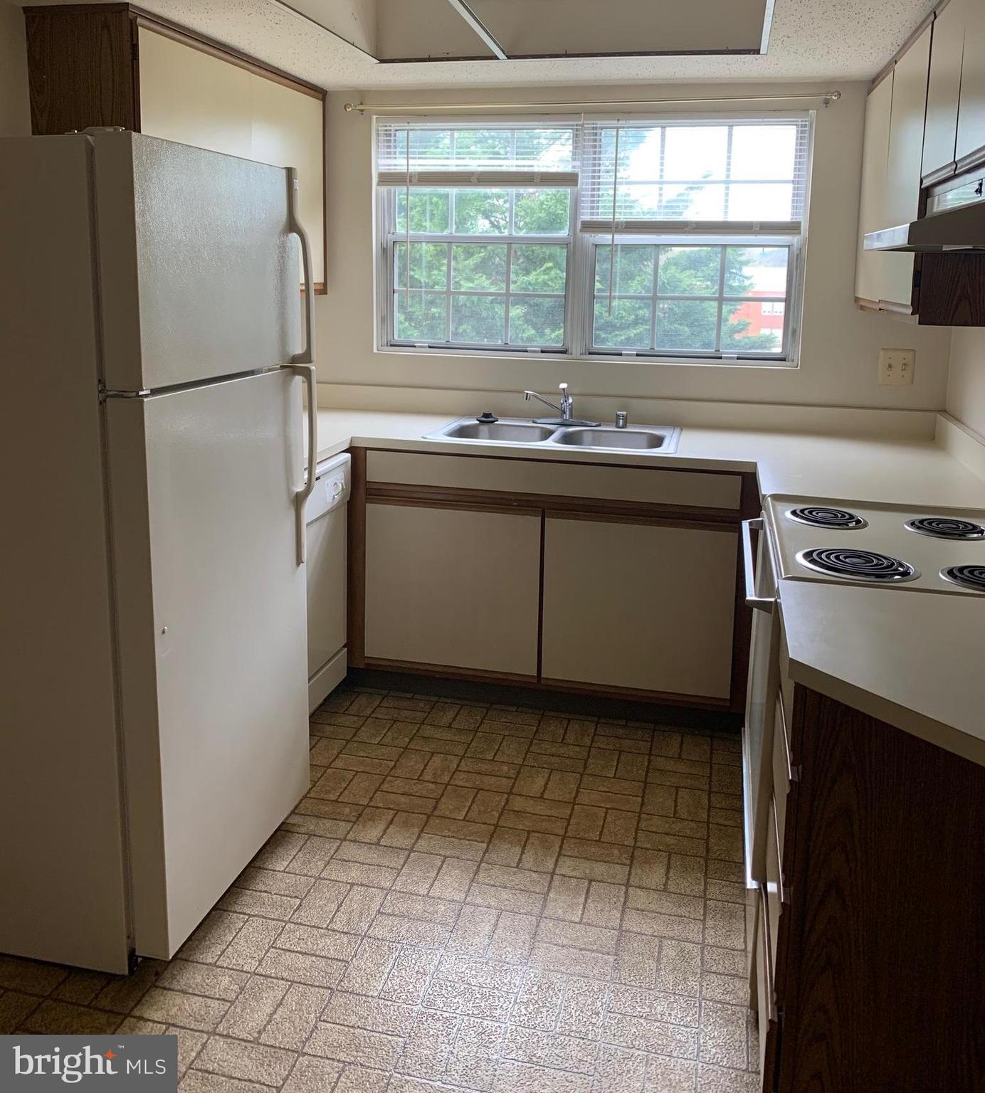 119 Fort Evans Road Southeast, Unit C Leesburg, VA 20175 - Photo 6 of 18 Kitchen